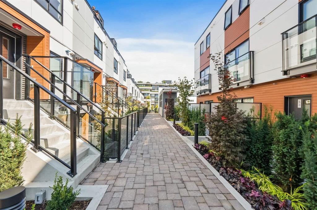 584 W. 28th Avenue